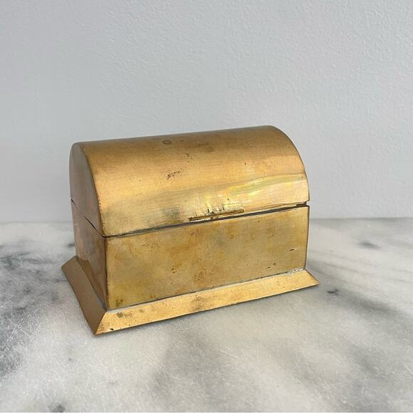 Vintage Small Gold Brass & Cedar Wood Lined Jewelry Box India Trinkets Reliquary - Picture 2 of 9